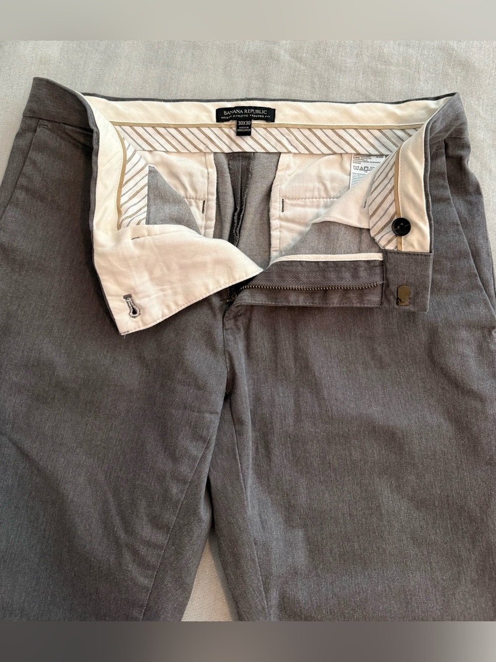 Banana Republic Men's Charcoal Mason Athletic Tapered Fit Chino Pants - Picture 3 of 10